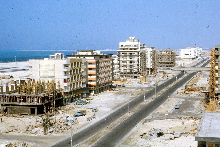 Sheikh Zayed Street, Abu Dhabi en 1973