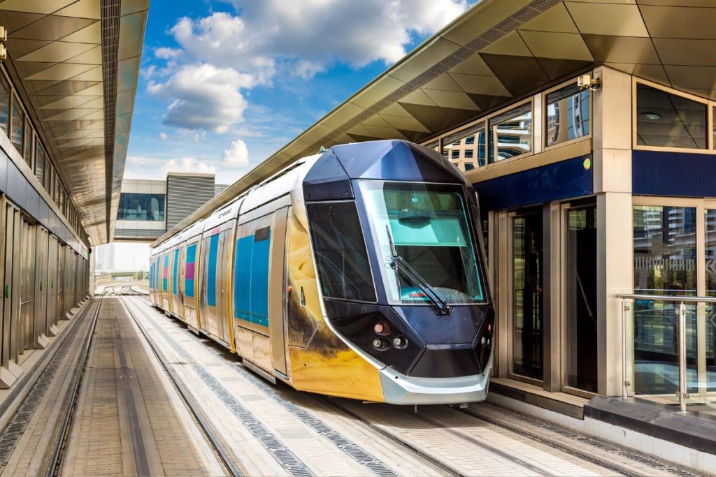 Tram Dubaï : plan, itinéraires, horaires et tarifs 4 Tram de Dubaï