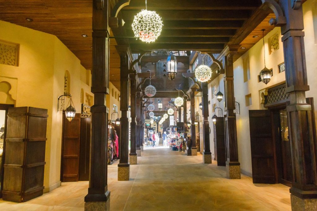 Grand souk de Bur Dubai : épices, textiles et souvenirs 2 Grand Souk à Bur Dubaï